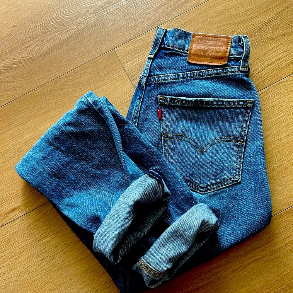 Levi's Women’s Slim Straight 70s Jeans